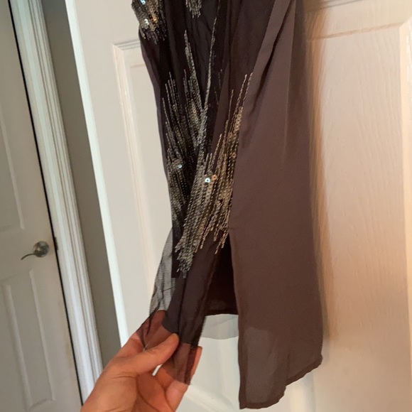 Perfect shirt to dress up some jeans! - Picture 4 of 4